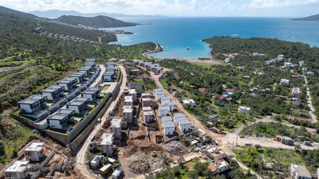 drone manzara mandalya 5 Muğla Milas'ta, Iasos Antik Kenti'ne yakın konumda, sahil ve plaja yürüme mesafesinde! Manzara Mandalyadan Hemen bilgi alın ve hayalinizdeki villaya sahip olun!
